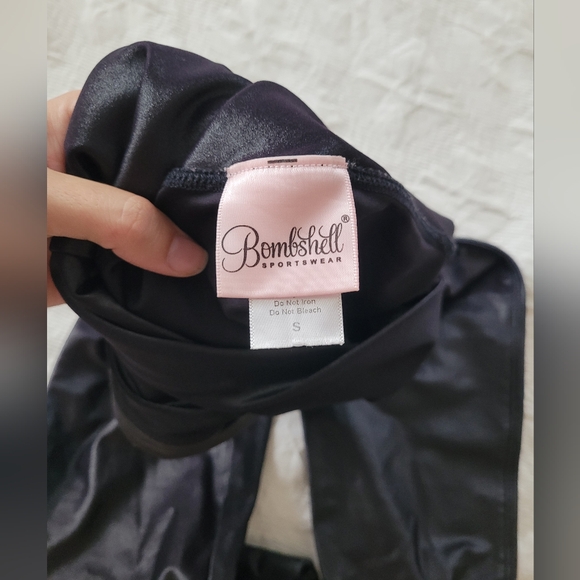 Bombshell Sportswear MP Gloss Leggings - Picture 3 of 4